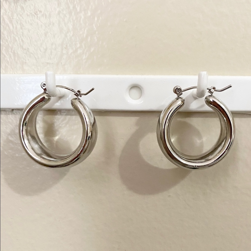 hoop earrings | silver